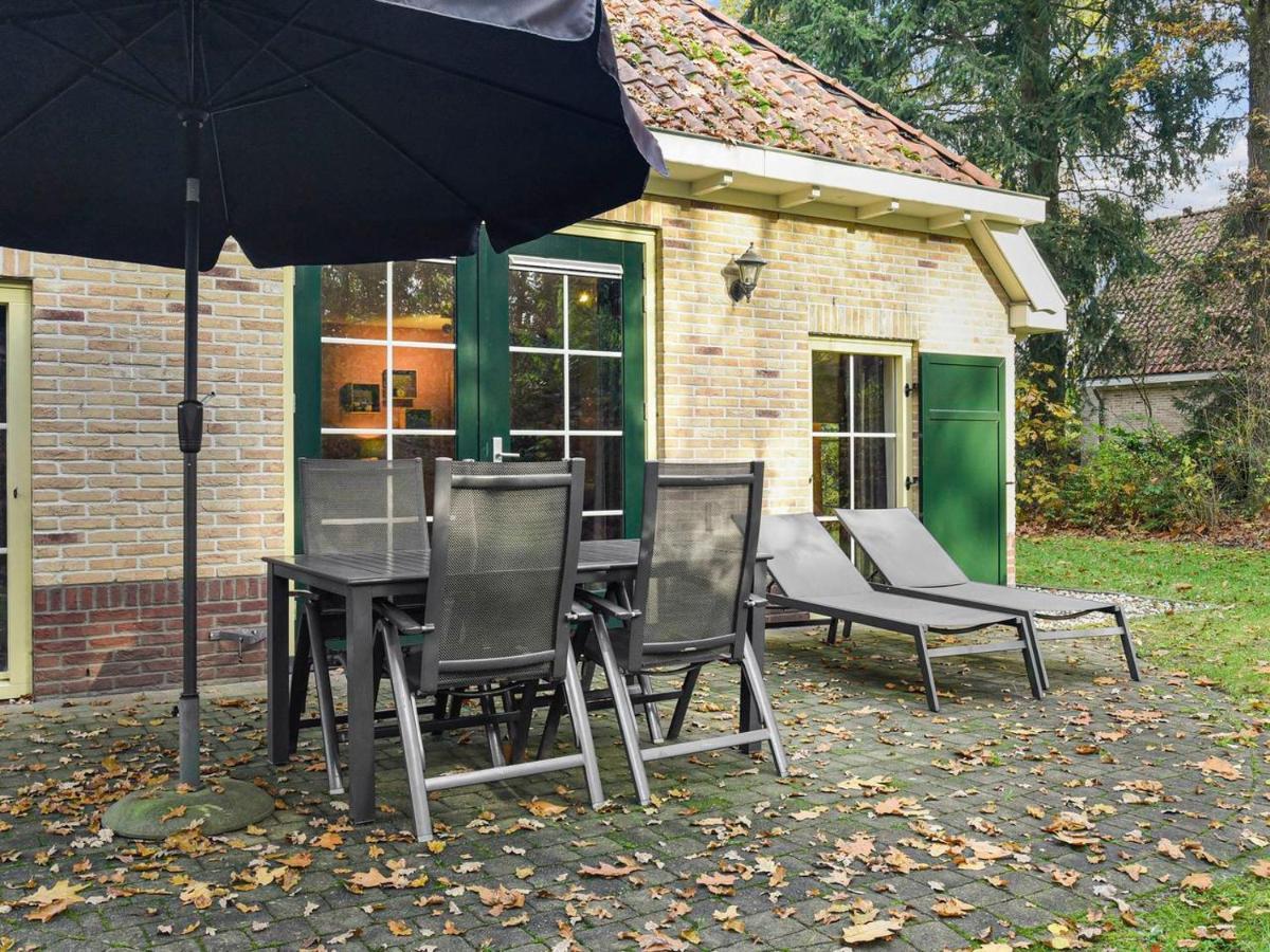 Landal Het Land Van Bartje Hotell Ees Exteriör bild