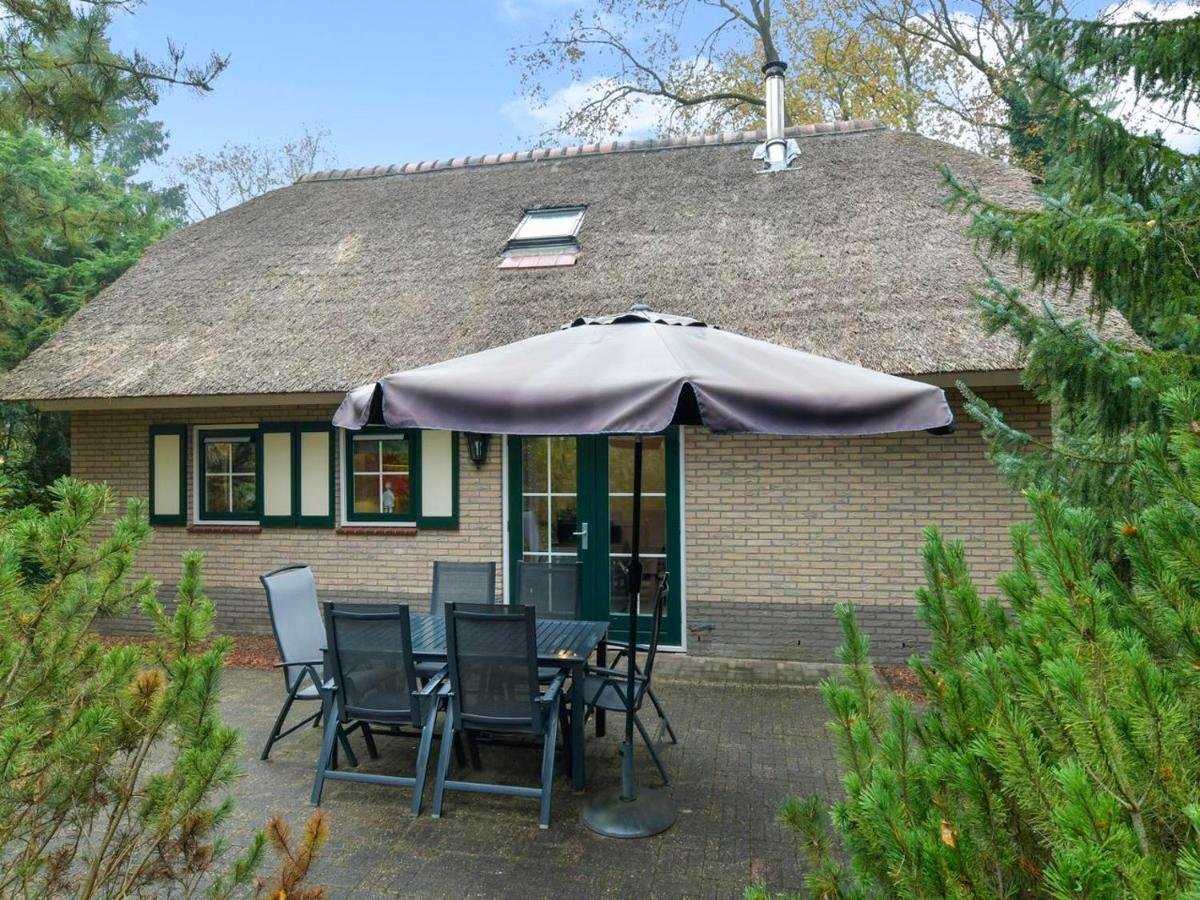 Landal Het Land Van Bartje Hotell Ees Exteriör bild