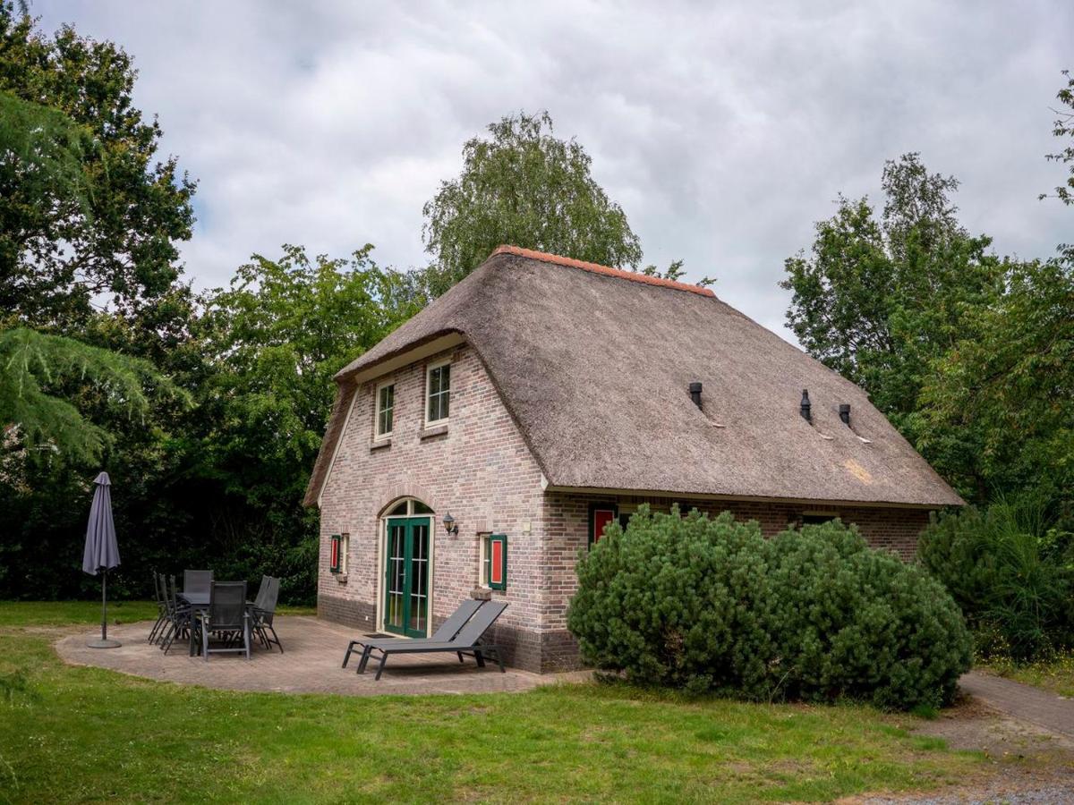 Landal Het Land Van Bartje Hotell Ees Exteriör bild